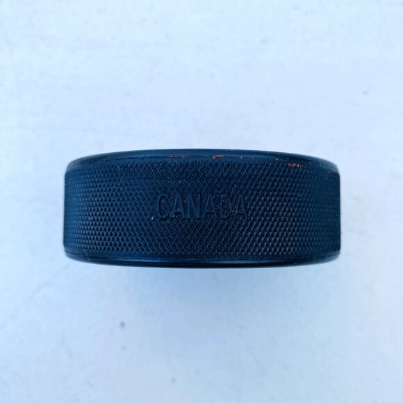 Vintage Buffalo Sabres NHL Official Game Hockey Puck by General Tire - Picture 4 of 4